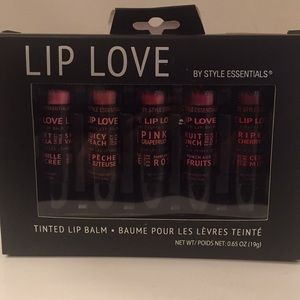 LIP LOVE by STYLE ESSENTIALS